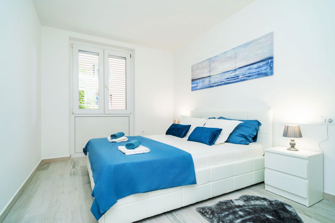 2641C576-1090-4CFA-8528-CD8CB29E4B22