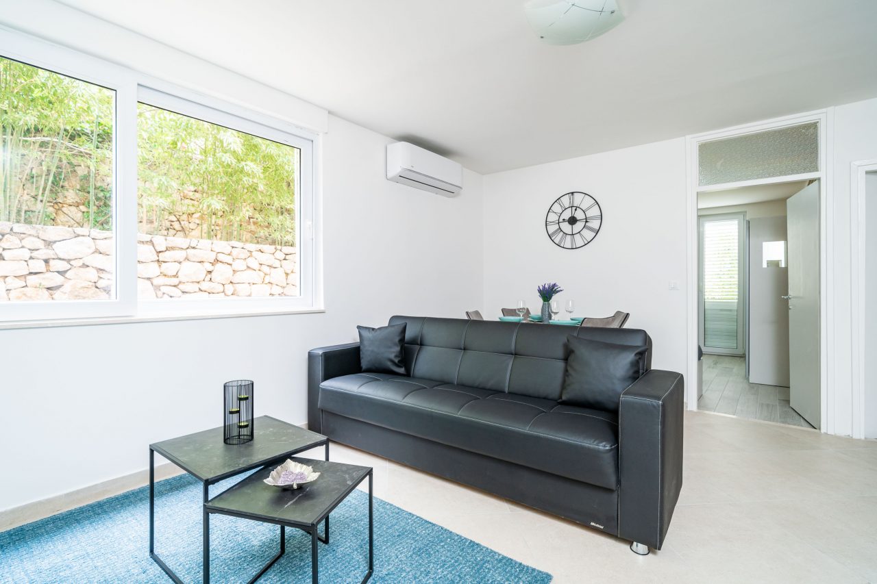 4AFA758F-F58E-48A0-9B02-2637161AB0E5